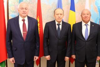 Е.С. Сысоев, А.В. Бортников, А.П. Новиков