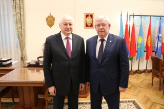 Е.С. Сысоев и В.А. Семериков