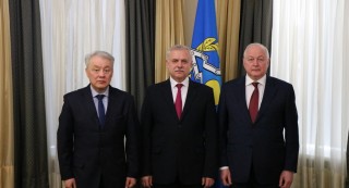 Директор РАТС ШОС Р.Э. Мирзаев, Генеральный Секретарь ОДКБ С.В. Зась, Руководитель АТЦ СНГ Е.С. Сысоев